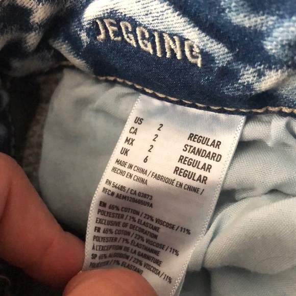 American Eagle Year Old Ripped Jeggings - Picture 3 of 3
